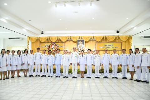 ร่วมพิธีวันที่ระลึกคล้ายวันสวรรคตพระบาทสมเด็จพระปรเมนทรมหาอานันทมหิดล พระอัฐมรามาธิบดินทร