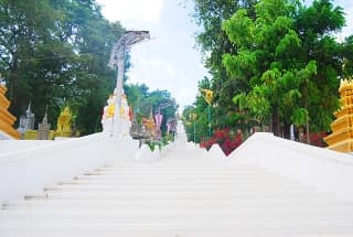 วัดสังกัสรัตนคีรี