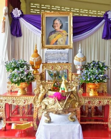 ร่วมพิธีสมโภชกระถางธูปพระราชทาน