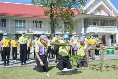 กิจกรรมปลูกต้นสะเดา ต้นไม้ประจำจังหวัดอุทัยธานี และกิจกรรมจิตอาสา