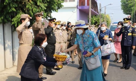 เฝ้ารับเสด็จสมเด็จพระกนิษฐาธิราชเจ้า กรมสมเด็จพระเทพรัตนราชสุดาฯ สยามบรมราชกุมารี