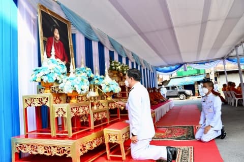 พิธีทำบุญตักบาตร เนื่องในวันเฉลิมฉลองวาระครบรอบ 100 ปี วันประสูติ สมเด็จพระเจ้าพี่นางเธอ เจ้าฟ้ากัลยาณิวัฒนา