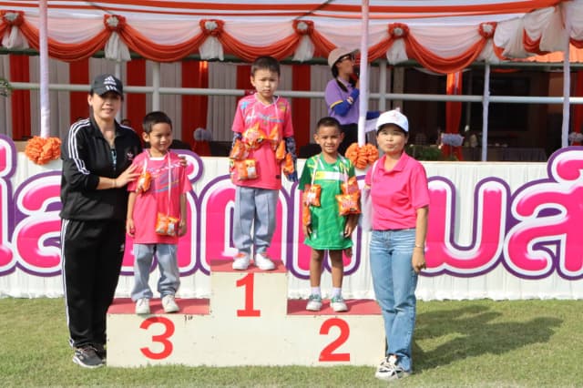เปิดกิจกรรมแข่งขันกีฬาสีโรงเรียนชุมชนเทศบาลวัดมณีสถิตกปิฏฐาราม ประจำปีการศึกษา 2567
