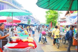 ตลาดริมน้ำลานสะแกกรัง