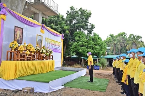 กิจกรรมจิตอาสากำจัดผักตบชวาในแม่น้ำเจ้าพระยา