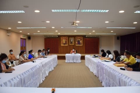 ประชุมหารือเกี่ยวกับการจัดงานประเพณีวันขึ้นปีใหม่