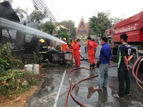 เหตุเพลิงไหม้ร้านขายข้าวแกง บริเวณทางไปวัดทุ่งแก้ว