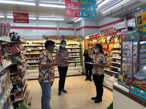 ออกตรวจแนะนำร้านค้า ซุปเปอร์มาร์เกตสถานประกอบการตลาดสดฯในเขตเทศบาลเมืองอุทัยธานี ตามคำสั่งจังหวัดอุทัยธานี