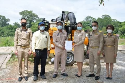รับมอบเครื่องสูบน้ำจากโยธาธิการจังหวัดและติดตั้งไว้บริเวณประตูน้ำวัดพิชัยฯ