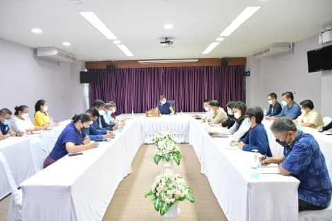 ประชุมหารือและมอบหมายผู้บริหาร หัวหน้าส่วนราชการ และพนักงานเทศบาล เพื่อเตรียมความพร้อมรับเสด็จฯ
