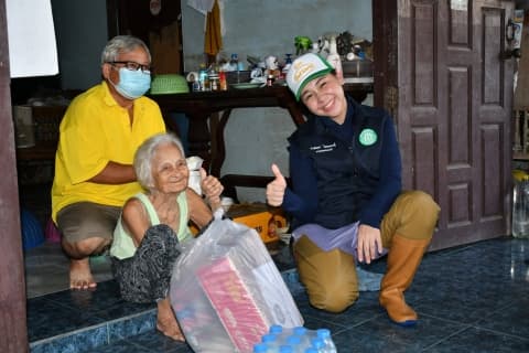 ลงพื้นที่ตรวจดูน้ำท่วมขังบริเวณตลาดเทศบาล