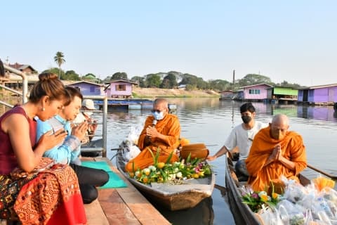 ขอเชิญพี่น้องประชาชนรับชมรายการสด เรื่องพลบค่ำสัญจร
